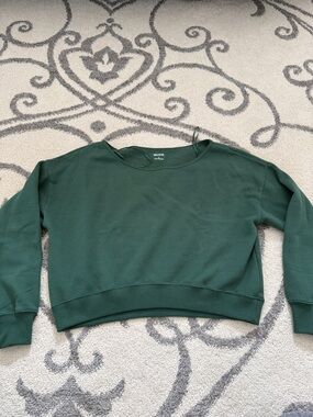 Hollister Forest Green Cropped Crewneck Sweatshirt